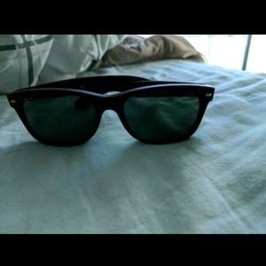 Authentic Ray Ban Wayfarer with case